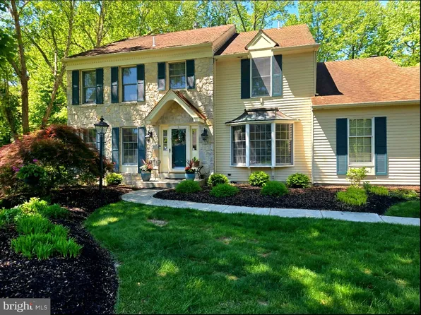 203 S Esther Ln, Yardley, PA 19067