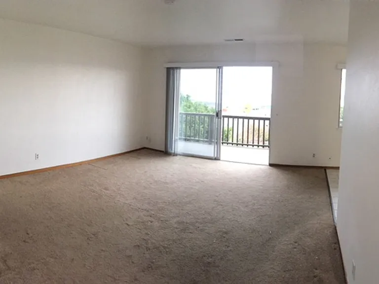 222 Laine St — Photo 7