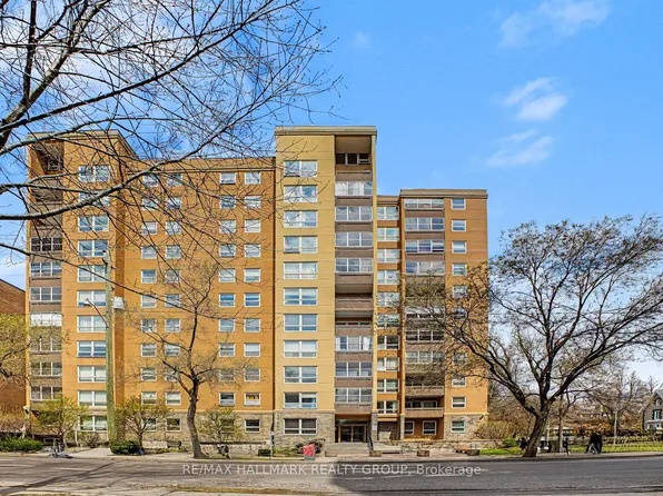 373 Laurier Ave E #405, Ottawa, ON K1N 8X6