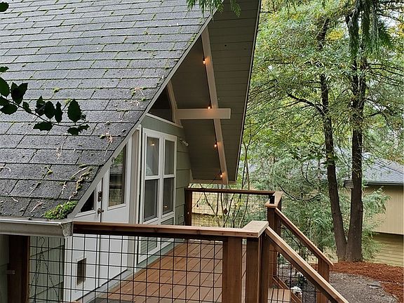 3rd image of 480 E Twanoh Falls Dr