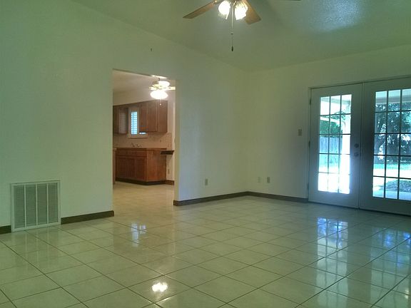 4th image of 1713 Plantation Dr