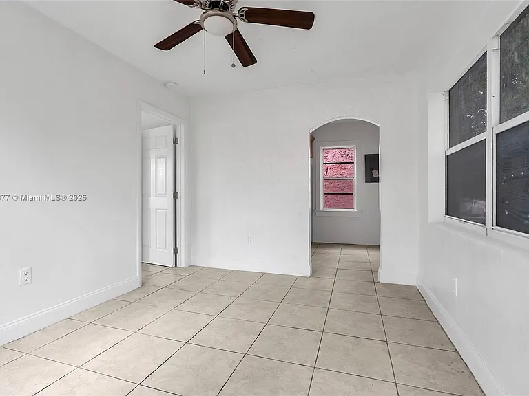 1137 NW 29th Ter #1130 — Photo 8