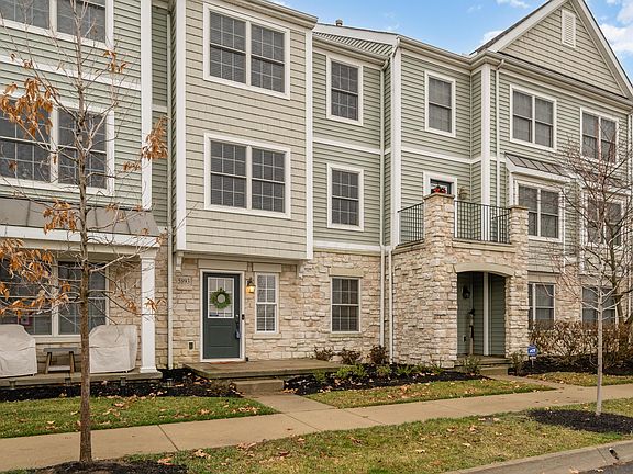 3rd image of 5893 Canyon Creek Dr #803