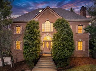 1915 Oakhurst Dr, Allison Park, PA 15101