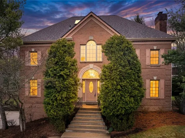 1915 Oakhurst Dr, Allison Park, PA 15101