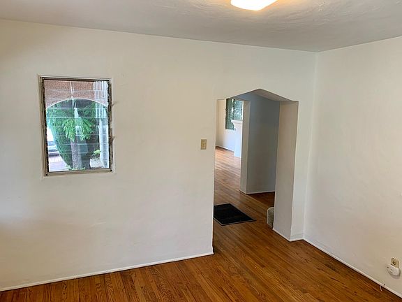 4th image of 548 Ivy St