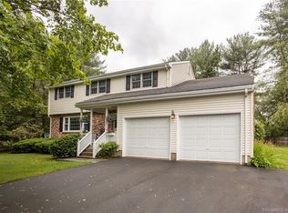 3 Kerr Farm Rd, Simsbury, CT 06070