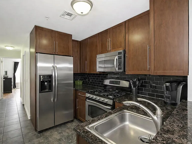 80 Madison St #2 — Photo 3