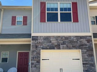 692 Oakside Pl, Acworth, GA 30102