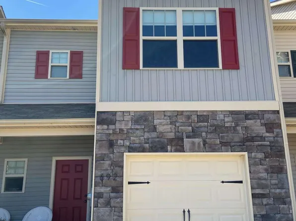 692 Oakside Pl, Acworth, GA 30102