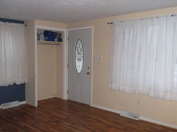 2nd image of 614 Paris Ave