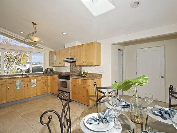 3rd image of 2812 Walker Dr
