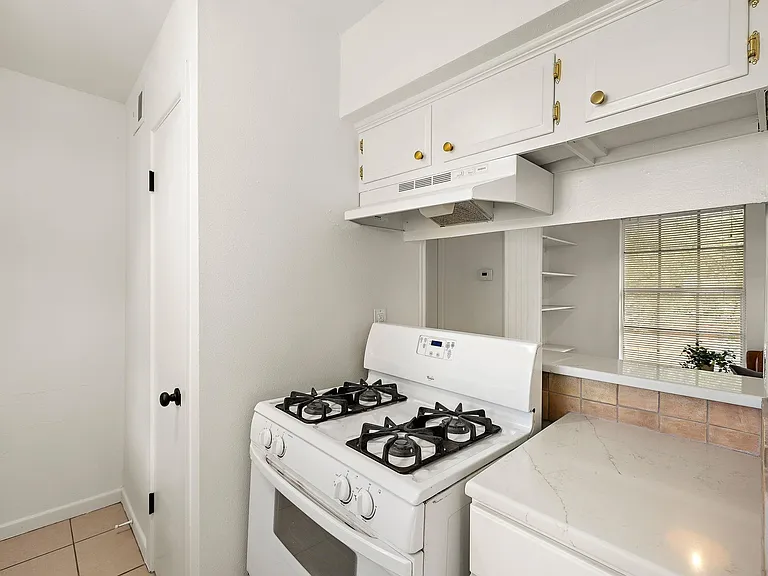 1700 Houston St #203 — Photo 9