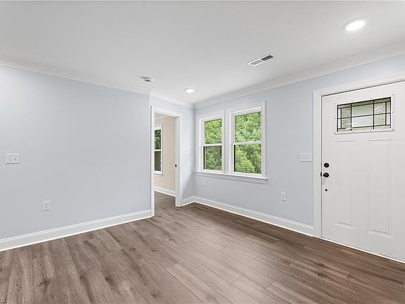5th image of 4460 Carrie Ave