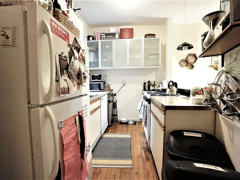 205 W 103rd St #4E — Photo 3