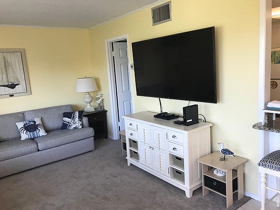 4th image of 775 Gulf Shore Dr Unit A