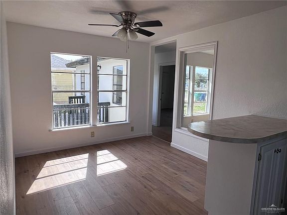 4th image of 843 Iowa Ave