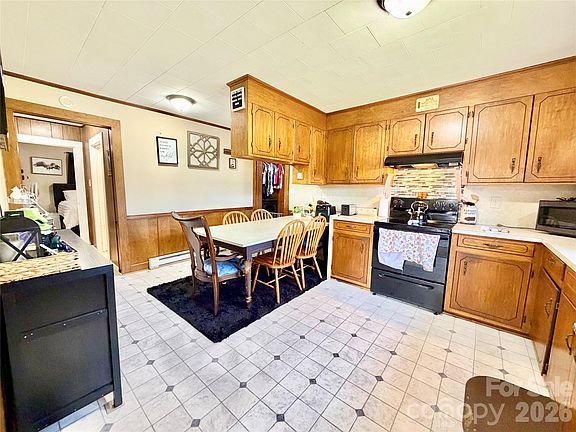5th image of 371 Sulphur Springs Rd