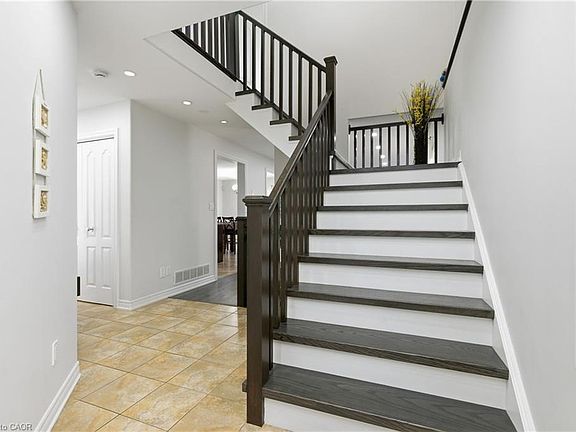 3rd image of 8540 Milomir St
