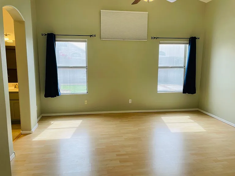 1051 W Todd Dr — Photo 32