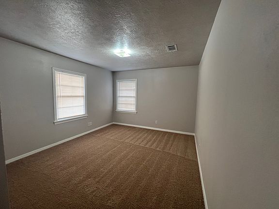 5th image of 420 Gilbert St