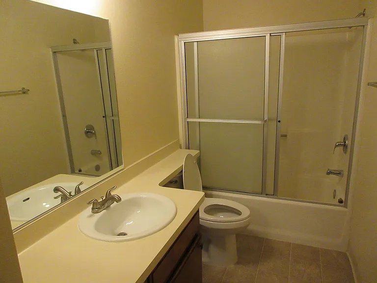 1025 Perdew Ave #C — Photo 10