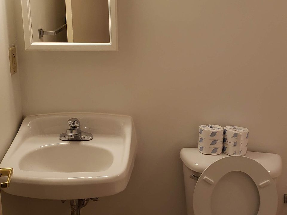 1st image of 855 Border Ave #201