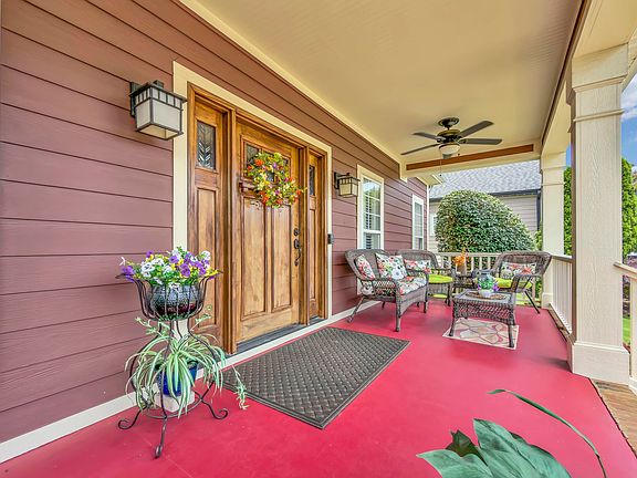 4th image of 18 Worthington Ct
