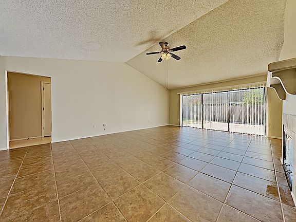4th image of 1004 Bluejack Oak Dr