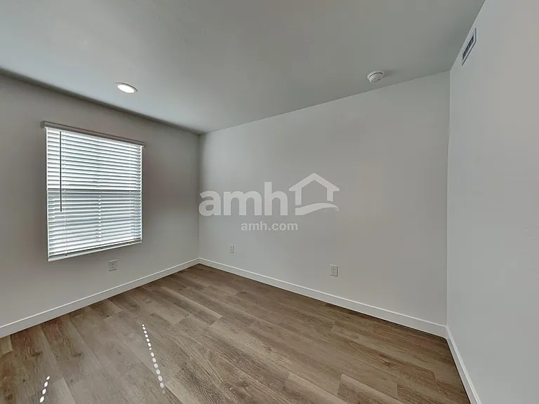 18480 W Cottontail Ln — Photo 20
