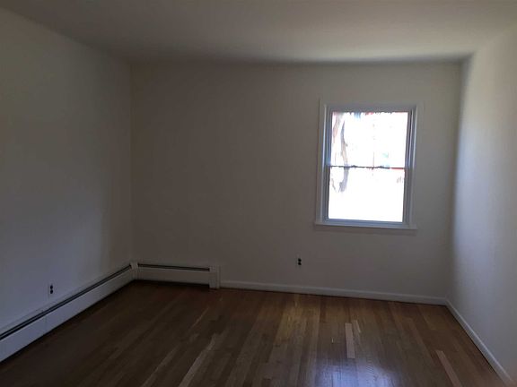 3rd image of 143 Dutch St