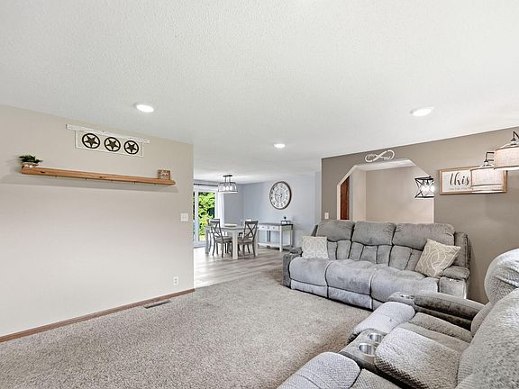 5th image of 28087 Timber Lane Rd