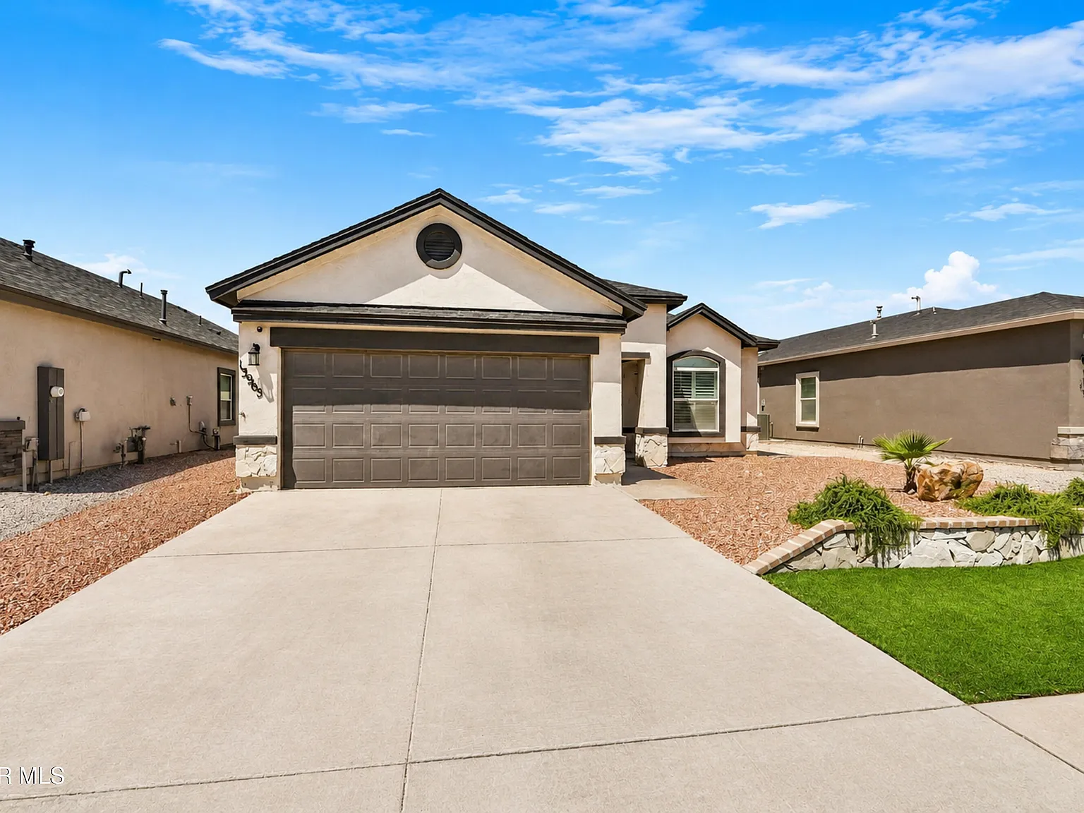 4 bed, 3.0 bath, 1621 sqft, $1,900 — Photo 2