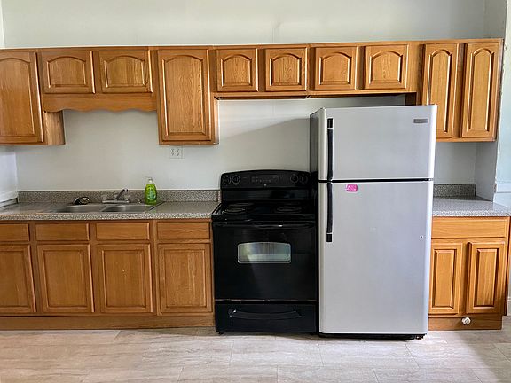 4th image of 534 E Bolton St Floor 1