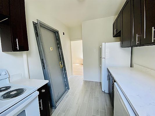 2nd image of 21-05 33rd St #4K