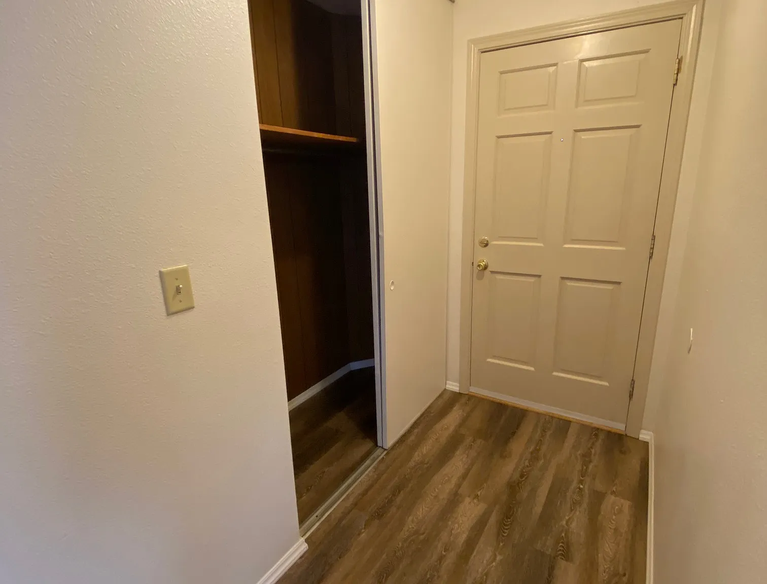 Madrona Place Apts - C-3 — Photo 4