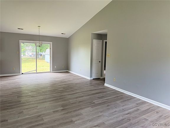 5th image of 108 Post Cedar Ct