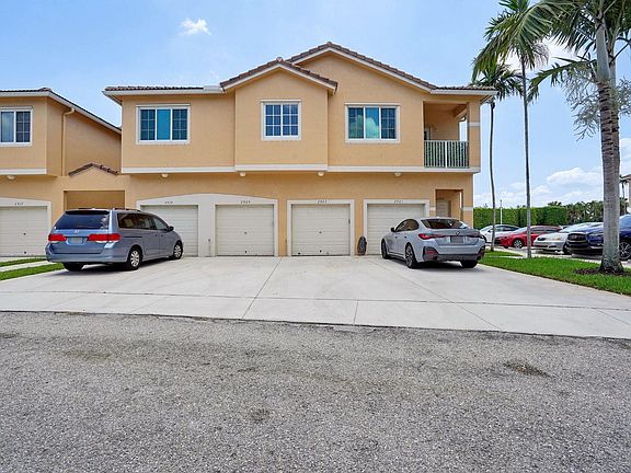 3rd image of 2923 Crestwood Terrace #5104