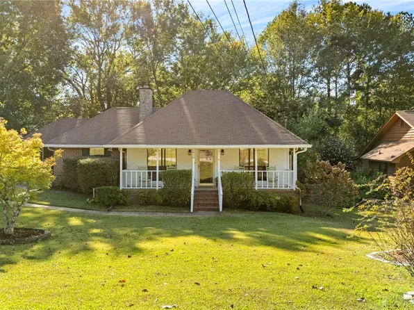 610 Rustic St, Opelika, AL 36801