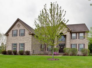 8134 Danneil Cir, Long Grove, IL 60047