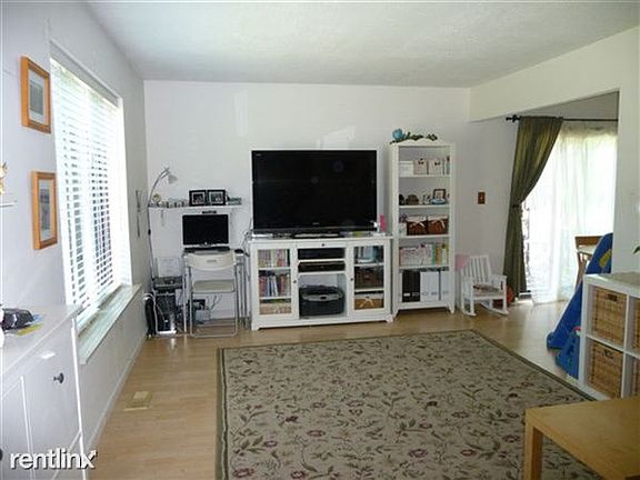 2nd image of 41666 Bedford Dr
