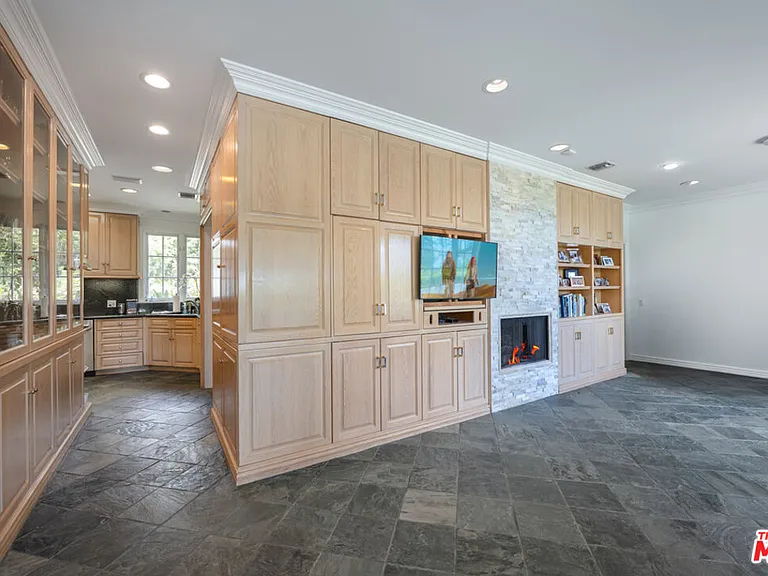 1201 Loma Vista Dr — Photo 10