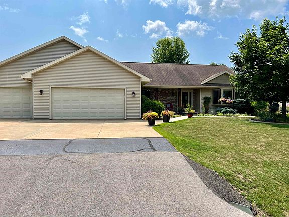 3rd image of W5789 Hoelzel Way