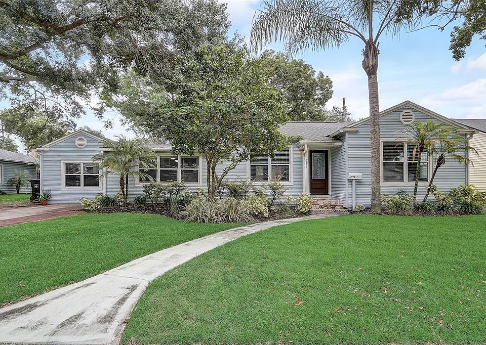 1st image of 751 Palm Dr