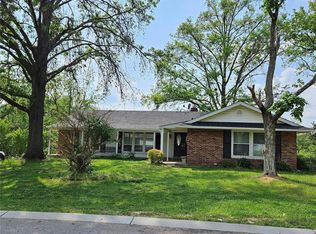 1015 Tempo Dr, Saint Louis, MO