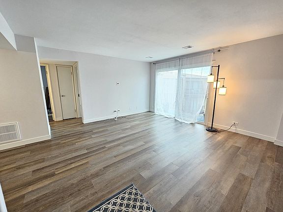 2nd image of 4929 W 109th St APT 303