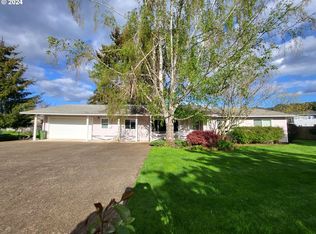 936 S 8th St, Cottage Grove, OR 97424