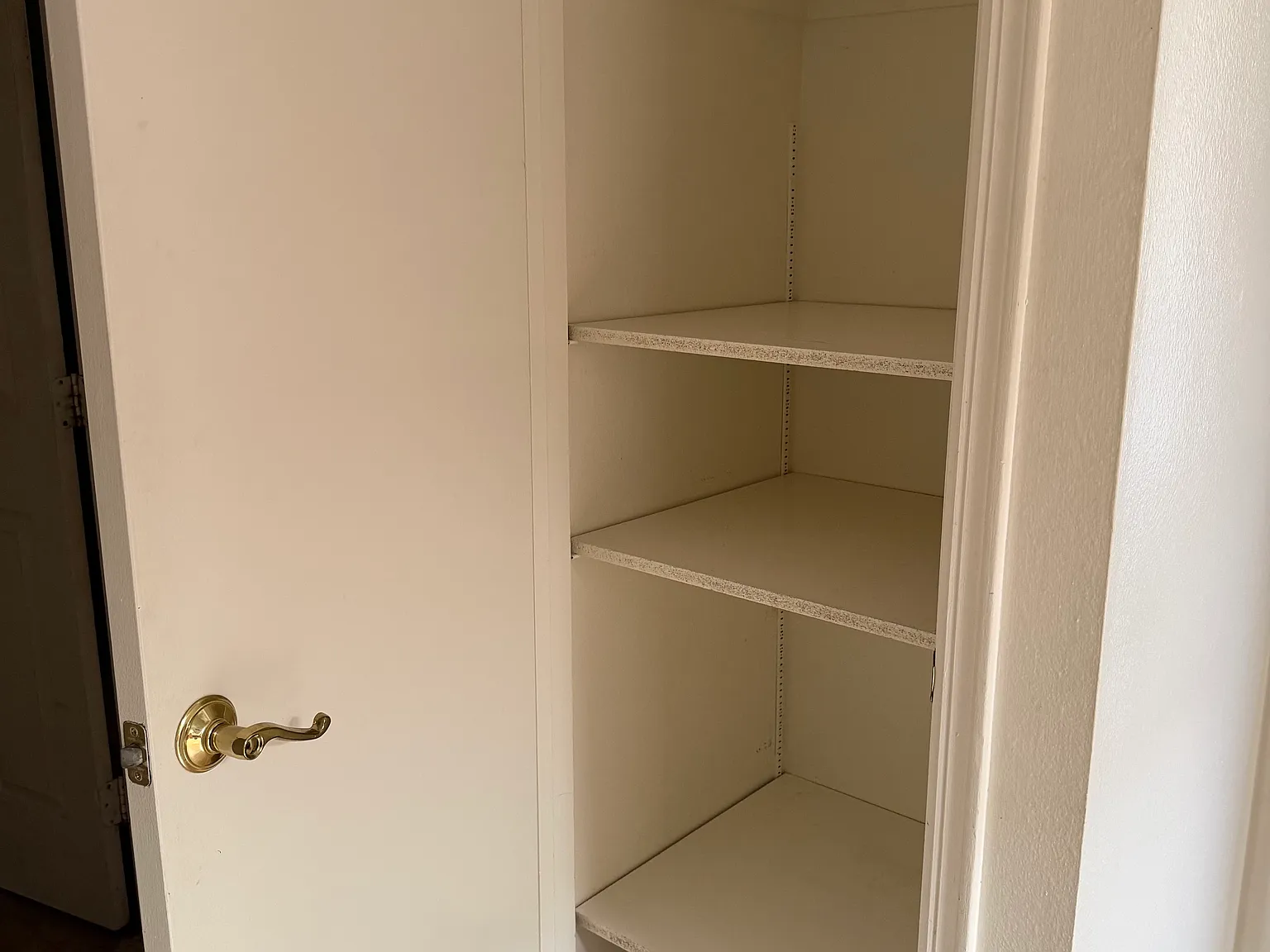 3 bed, 1230 sqft, $700 — Photo 4