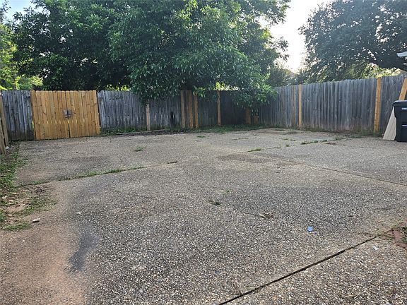 5th image of 163 Southwood Dr