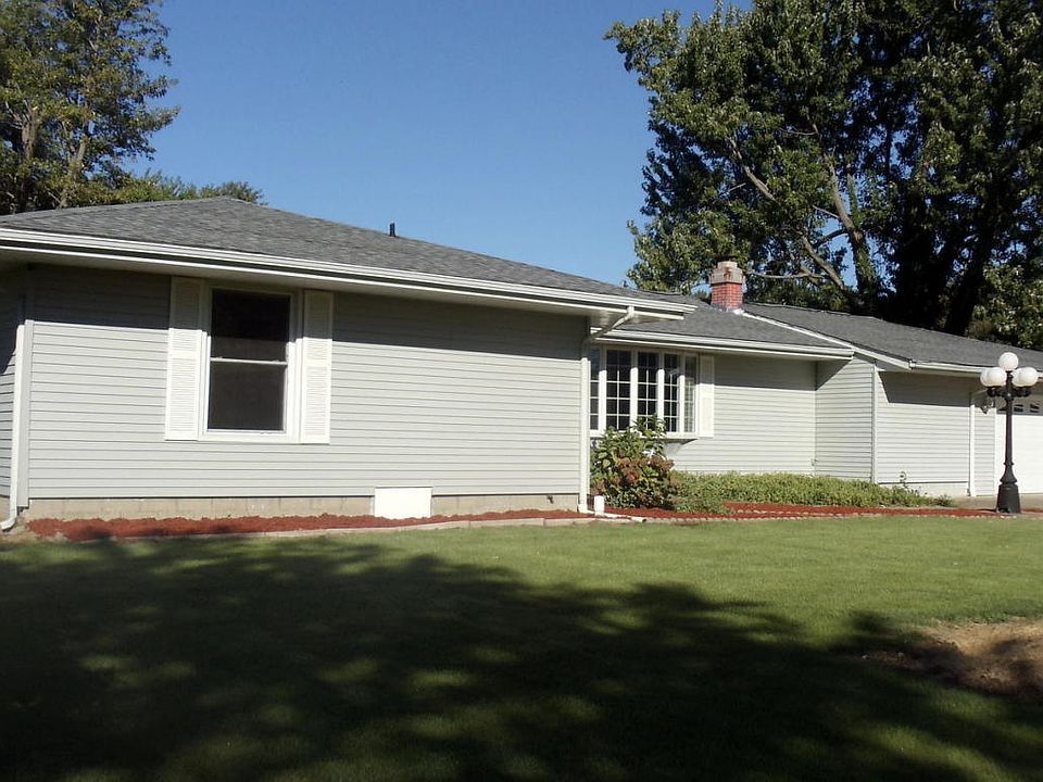 1st image of 3013 S Park Ave